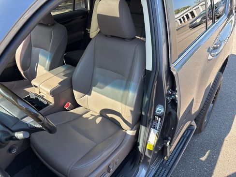 Used 2021 Lexus GX 460 Premium w/ Premium Package image 4