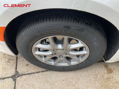 New 2026 Chrysler Pacifica Select image 6