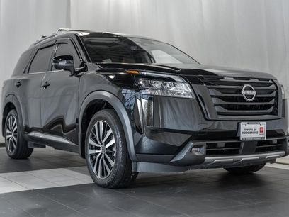 Used 2024 Nissan Pathfinder Platinum w/ Black Appearance Package