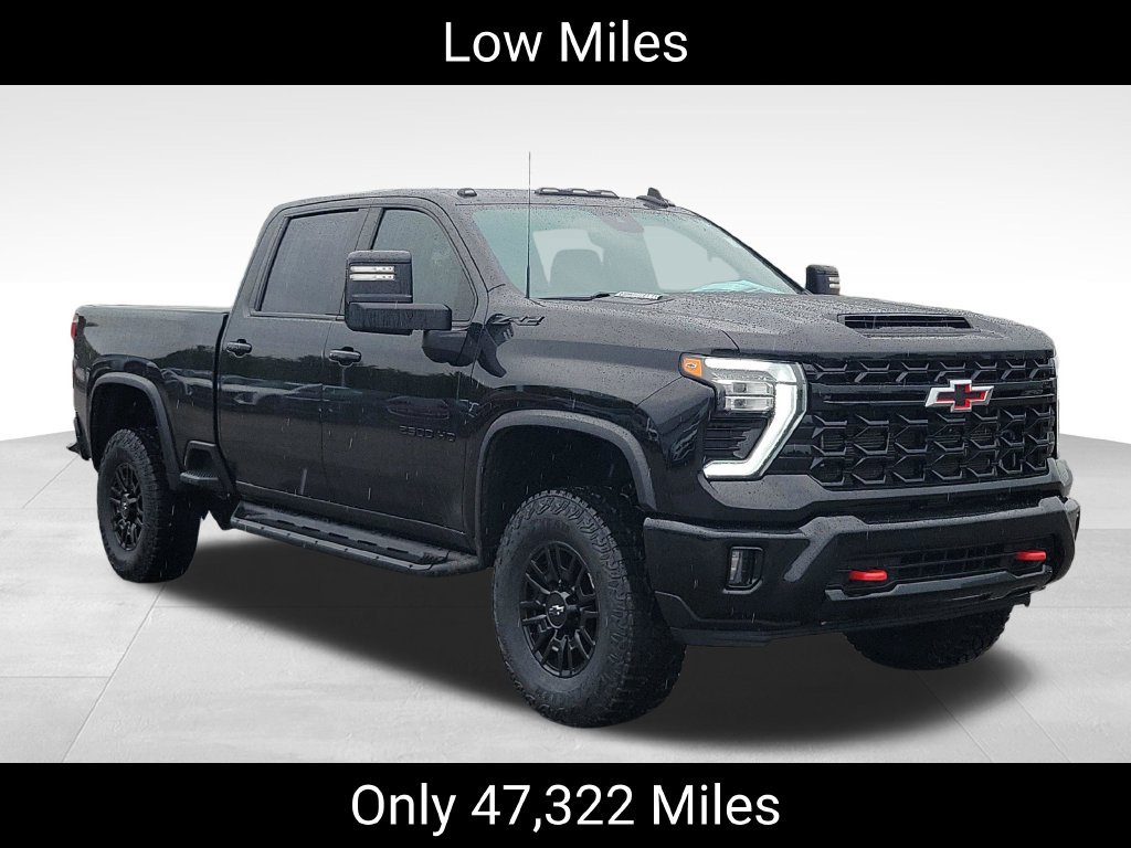 Used 2024 Chevrolet Silverado 2500 ZR2 w/ Technology Package AWD/4WD image 2