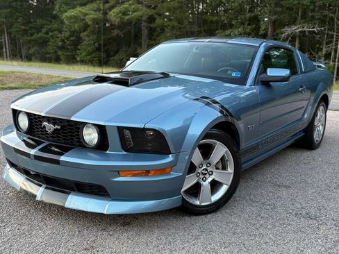 Used 2007 Ford Mustang GT Premium RWD image 2