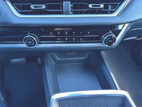 Certified 2025 Chevrolet Equinox LT image 18