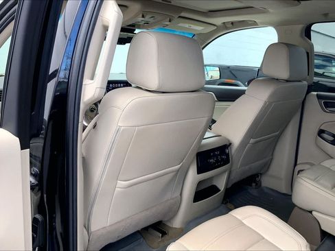 Used 2018 GMC Yukon XL Denali w/ Denali Ultimate Package AWD/4WD image 12
