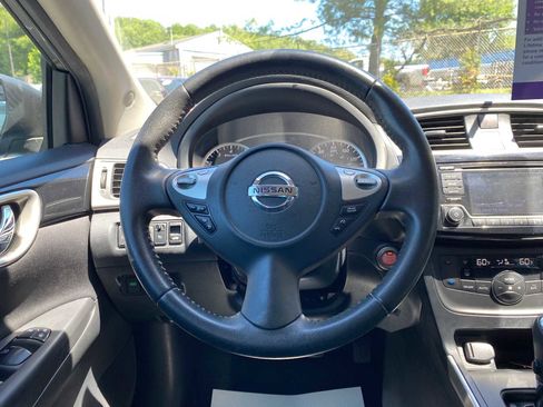 Used 2018 Nissan Sentra SV FWD image 16
