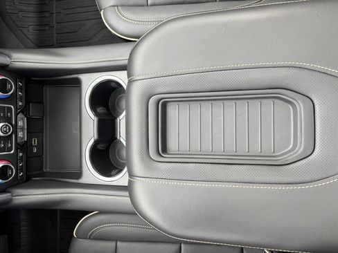 Used 2022 GMC Yukon SLT w/ SLT Premium Package AWD/4WD image 31