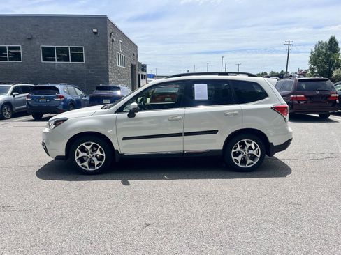 Used 2018 Subaru Forester 2.5i Touring AWD/4WD image 5