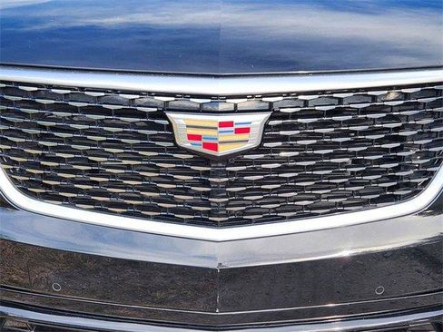 Certified 2023 Cadillac XT6 Premium Luxury image 9