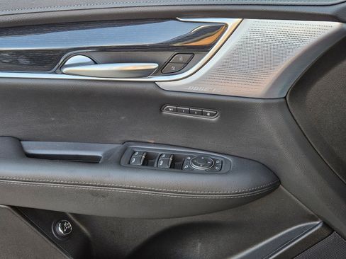 Certified 2025 Cadillac XT5 Premium Luxury image 31