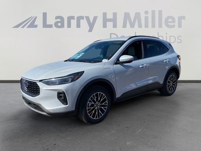 New 2026 Ford Escape SE w/ PHEV Premium Package