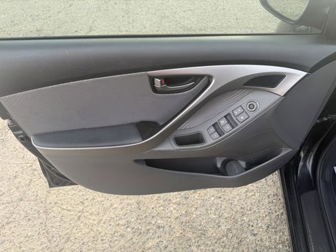 Used 2013 Hyundai Elantra GLS w/ Preferred Pkg image 14