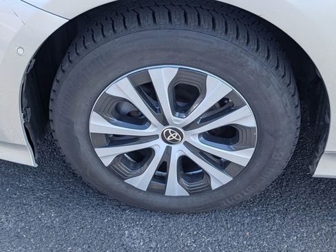 Used 2020 Toyota Prius AWD image 13