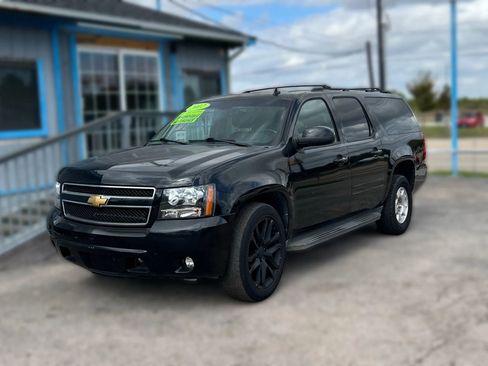 Used 2012 Chevrolet Suburban LT image 1