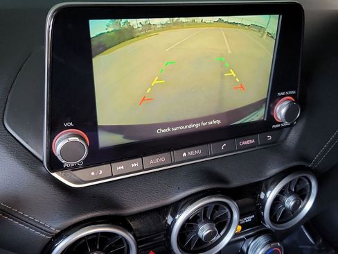 Used 2025 Nissan Sentra SV image 18