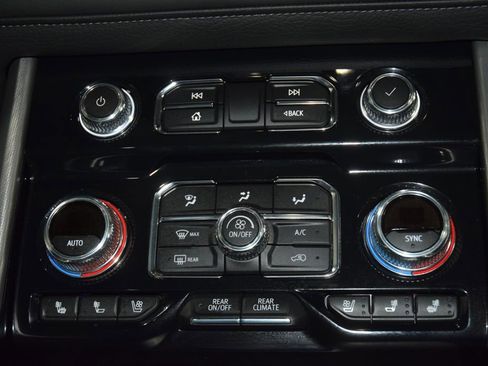 Used 2024 GMC Sierra 1500 Denali w/ Denali Reserve Package AWD/4WD image 35