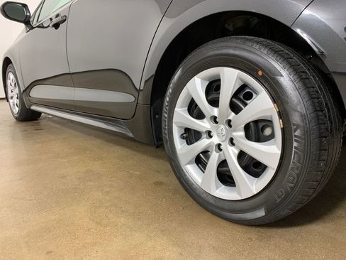 Used 2021 Toyota Corolla LE FWD image 15