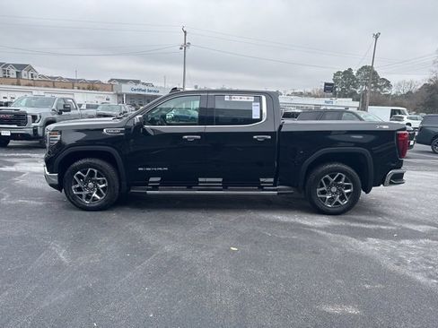 New 2026 GMC Sierra 1500 SLT image 19