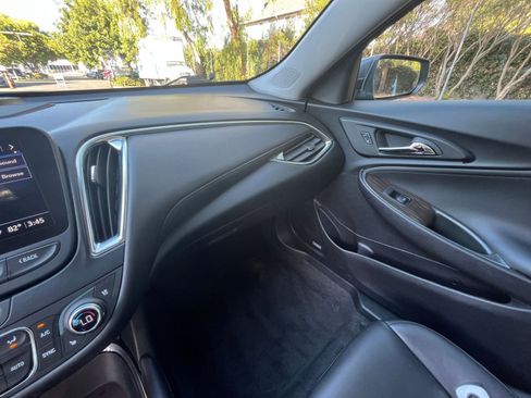 Used 2024 Chevrolet Malibu LT image 35