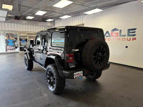 Used 2024 Jeep Wrangler Unlimited Sahara w/ Technology Group AWD/4WD image 6