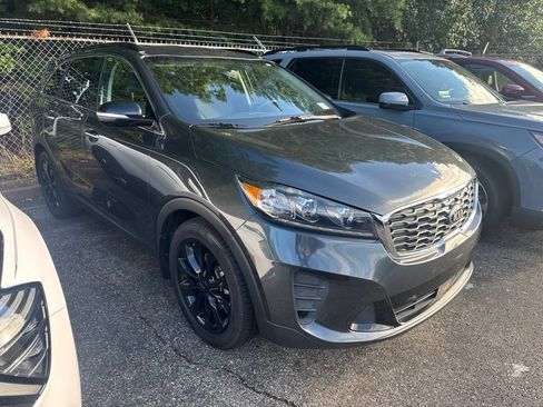 Used 2020 Kia Sorento S FWD image 3