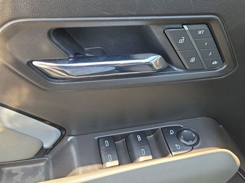 Used 2025 Chevrolet Colorado ZR2 w/ Technology Package image 13