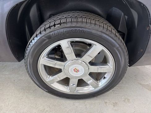 Used 2013 Cadillac Escalade ESV Platinum AWD/4WD image 3