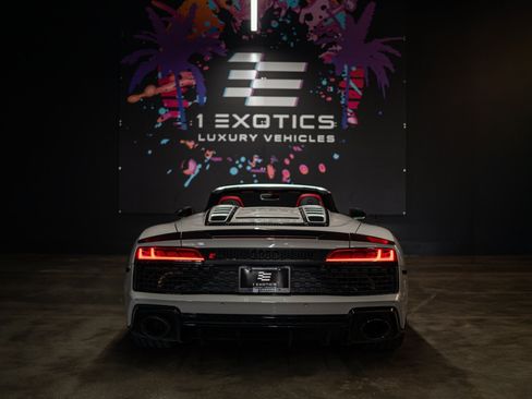 Used 2022 Audi R8 V10 performance w/ Carbon Exterior Package RWD image 5