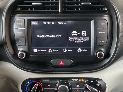 Used 2022 Kia Soul LX FWD image 15