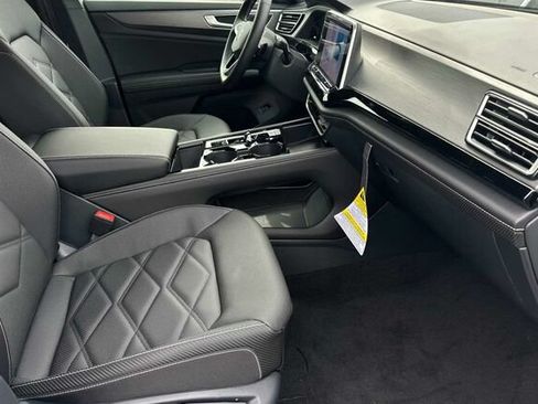 New 2024 Volkswagen Atlas Cross Sport SE FWD image 16