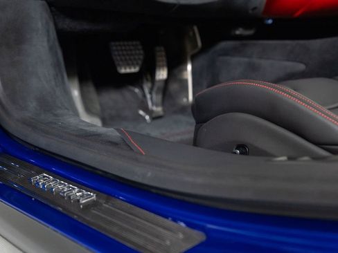 Used 2022 Ferrari SF90 Spider image 34