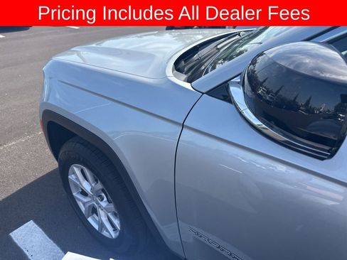 Used 2022 Jeep Grand Cherokee L Limited AWD/4WD image 9
