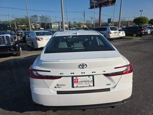 New 2026 Toyota Camry SE FWD image 4
