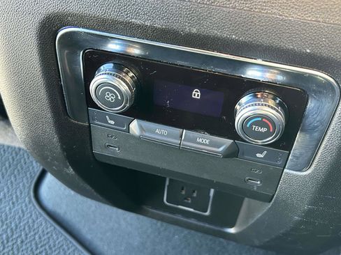 Used 2025 GMC Yukon Denali image 15