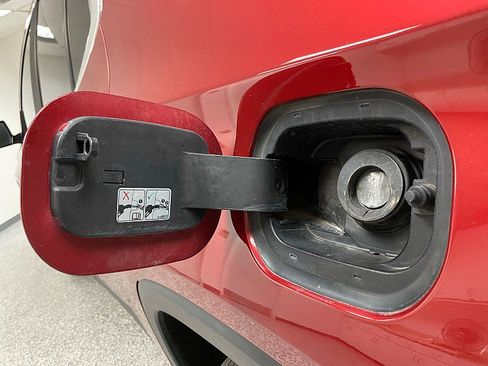 Used 2020 Chevrolet Traverse LT image 27