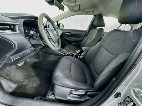 Used 2020 Toyota Corolla LE FWD image 12