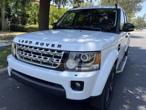 Used 2016 Land Rover LR4 HSE Silver Edition AWD/4WD image 2