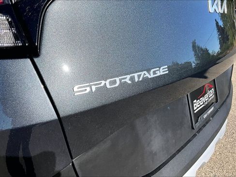 Used 2025 Kia Sportage EX FWD image 33