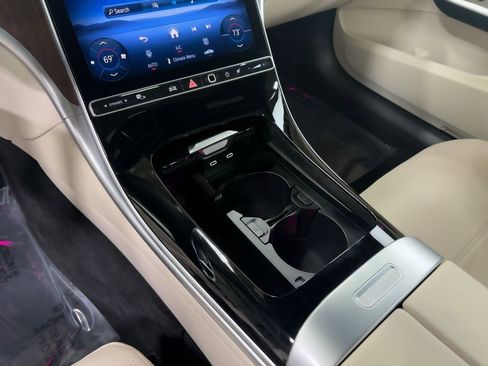 Certified 2025 Mercedes-Benz C 300 4MATIC Sedan image 15