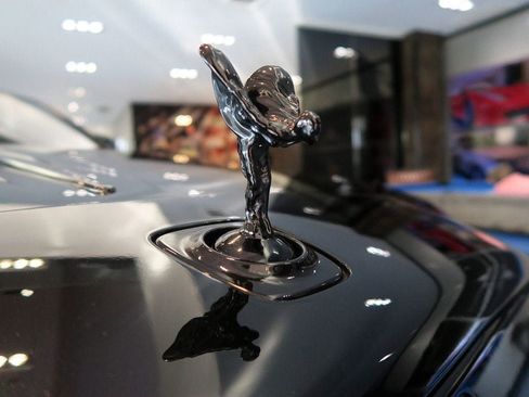 Used 2017 Rolls-Royce Dawn image 29