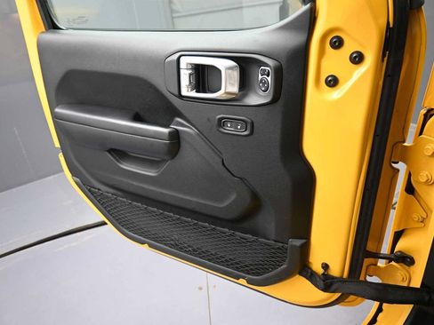 Used 2021 Jeep Wrangler Sport AWD/4WD image 11