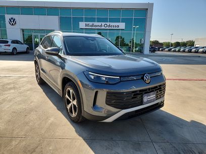 New 2025 Volkswagen Tiguan SE