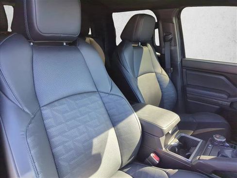 Used 2025 Toyota Tacoma TRD Sport w/ TRD Sport Premium Package AWD/4WD image 26