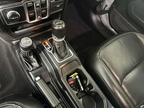 Used 2023 Jeep Wrangler Unlimited Sahara w/ Cold Weather Group image 19