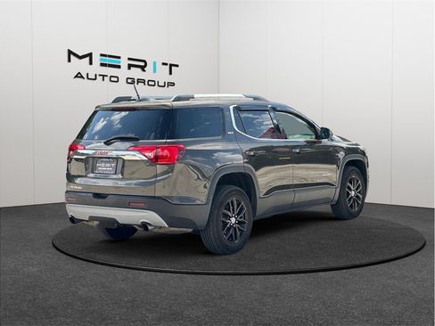Used 2019 GMC Acadia SLT FWD image 9