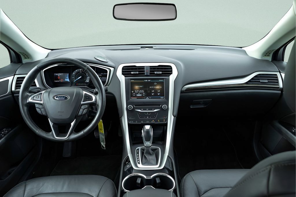Used 2014 Ford Fusion SE w/ Equipment Group 202A FWD image 17