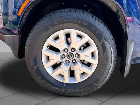 Certified 2022 Nissan Frontier SV RWD image 10