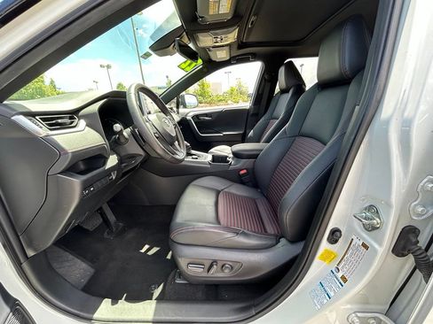 Used 2022 Toyota RAV4 XSE AWD/4WD image 14