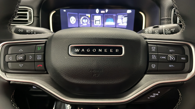 Used 2025 Jeep Wagoneer Series II w/ Convenience Group I AWD/4WD image 16