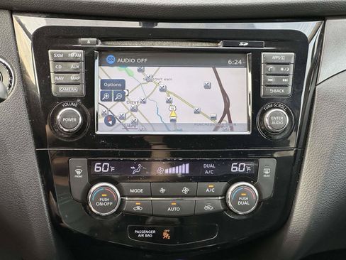 Used 2015 Nissan Rogue SV w/ SV Premium Package AWD/4WD image 16