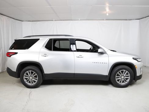 Used 2022 Chevrolet Traverse LT AWD/4WD image 2