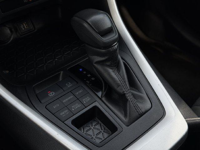 Certified 2025 Toyota RAV4 LE AWD/4WD image 19